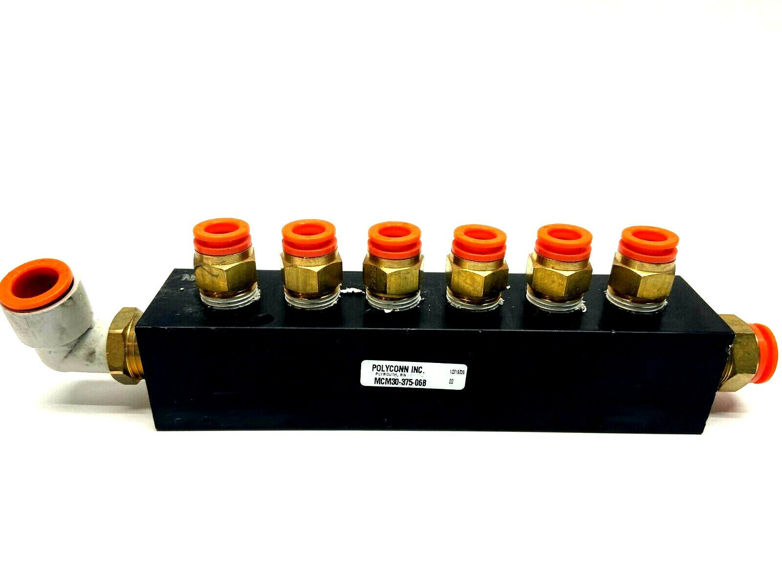 MCM30-375-06B | Polyconn 6 Port Pneumatic Manifold - Used - Maverick Industrial Sales