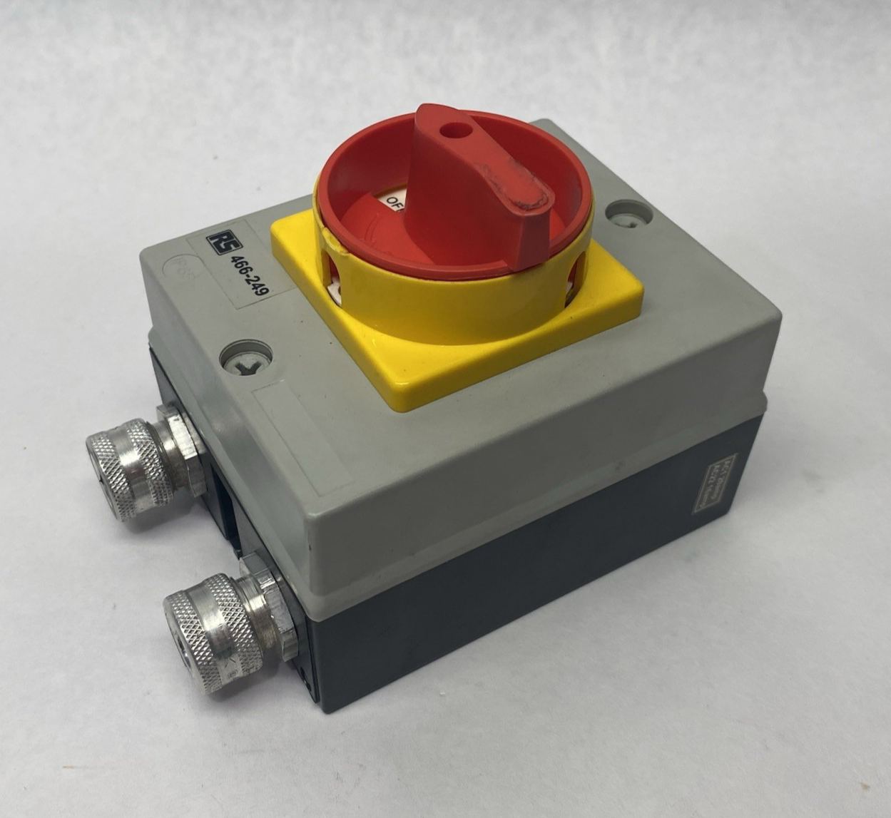 466249 | RS PRO Disconnect Switch Non-Fused 20A 690VAC IP65 4 Pole- Used - Maverick Industrial Sales
