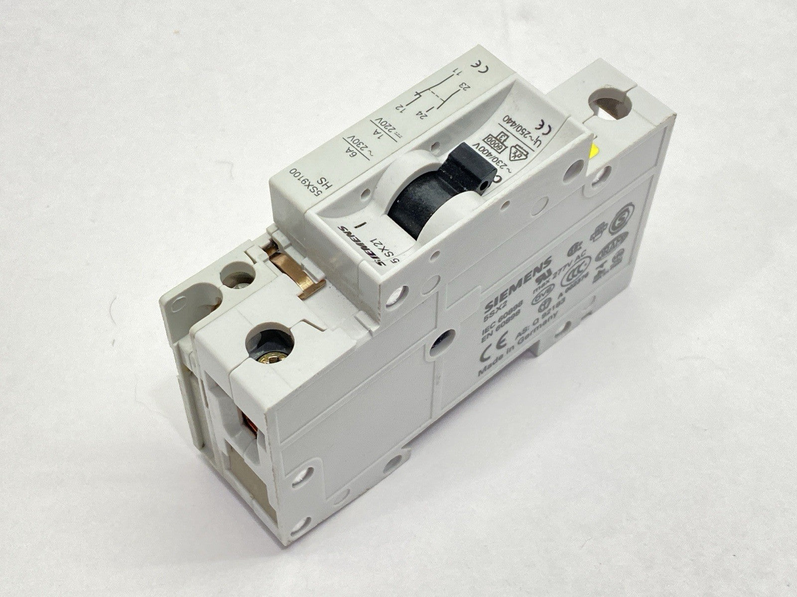 Siemens 5SX21C2 Miniature Circuit Breaker 1P 2A 277VAC w/5SX9100HS Aux Contact - Maverick Industrial Sales