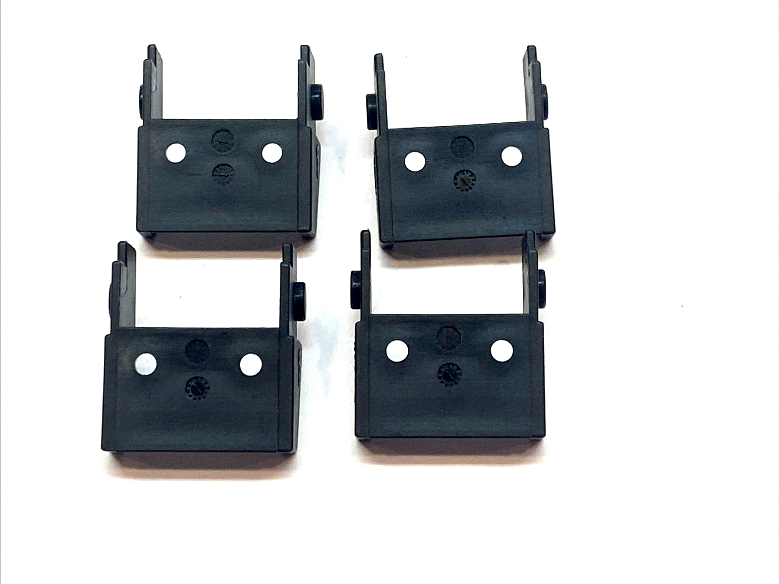 Igus 117.3.2P Energy Chain Mounting Bracket LOT OF 4 - New – Open box - Maverick Industrial Sales