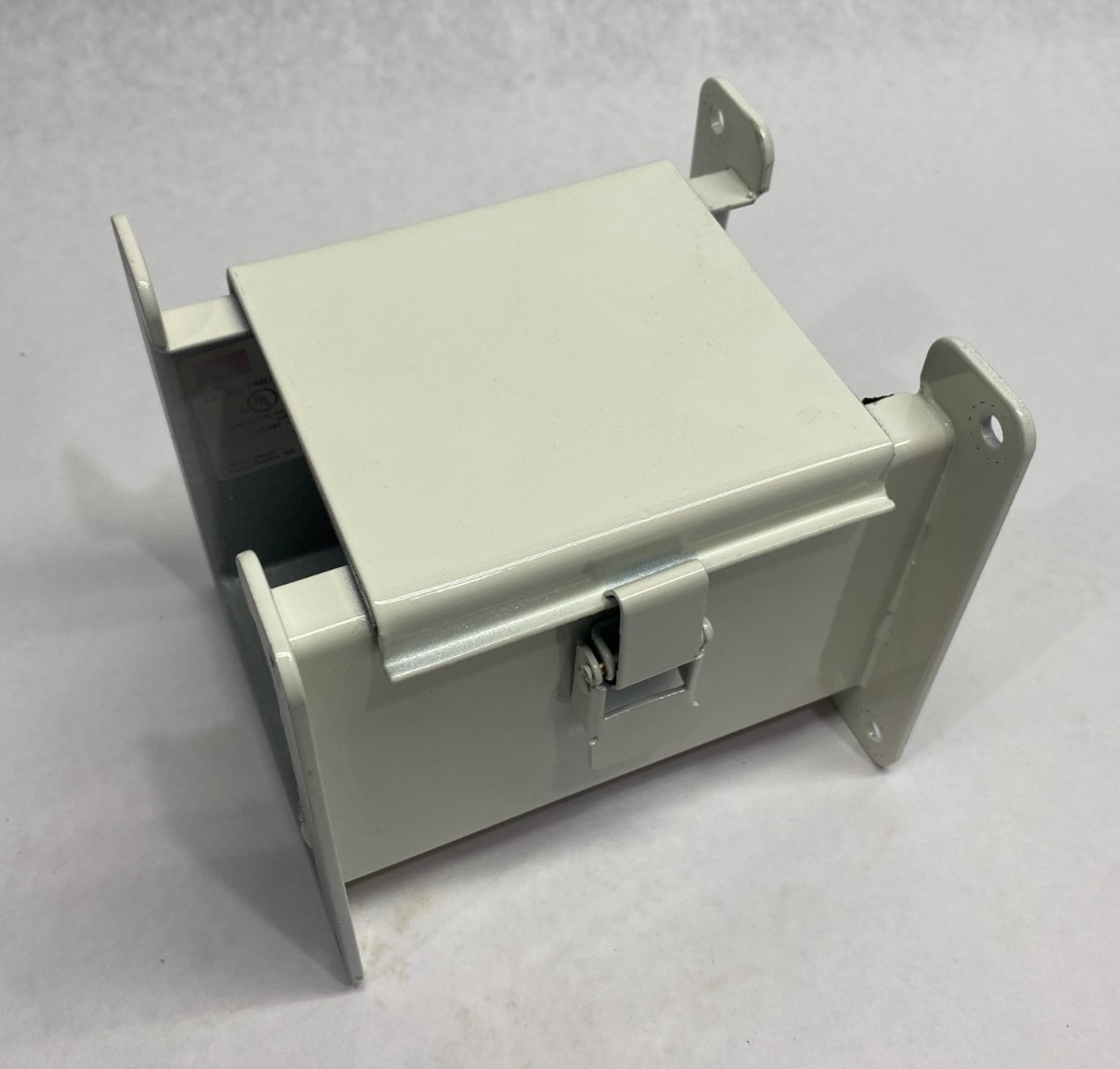 F44L06 | Hoffman nVent Lay-in Wireway Section Straight Hinged Cover PAINTED WHITE - New – Open box - Maverick Industrial Sales