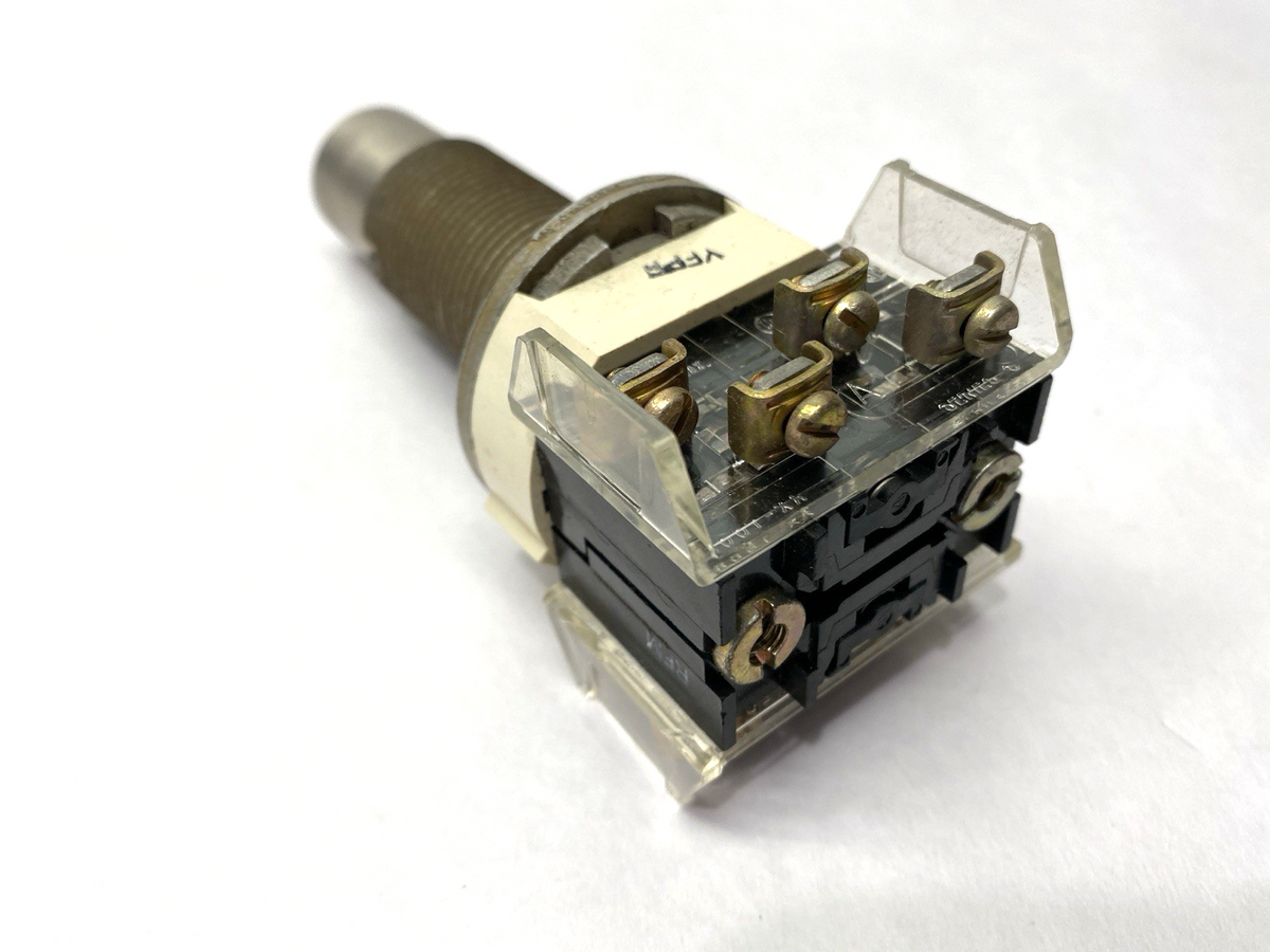 800H-JP42KB7 Ser. A | Allen Bradley Heavy Duty Key Operated Selector Switch - Used - Maverick Industrial Sales