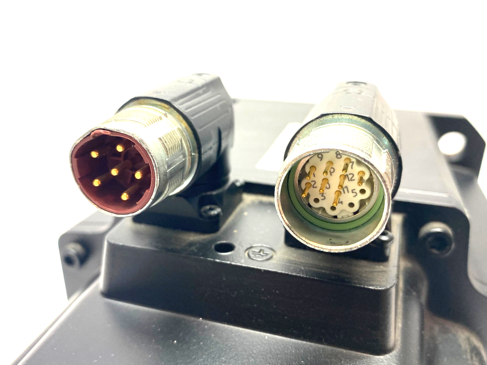 Kuka 311114 Servo Motor 5,5kW L0 ME, ME_260_190_30_L0 DAMAGED CONNECTOR - New – Open box - Maverick Industrial Sales