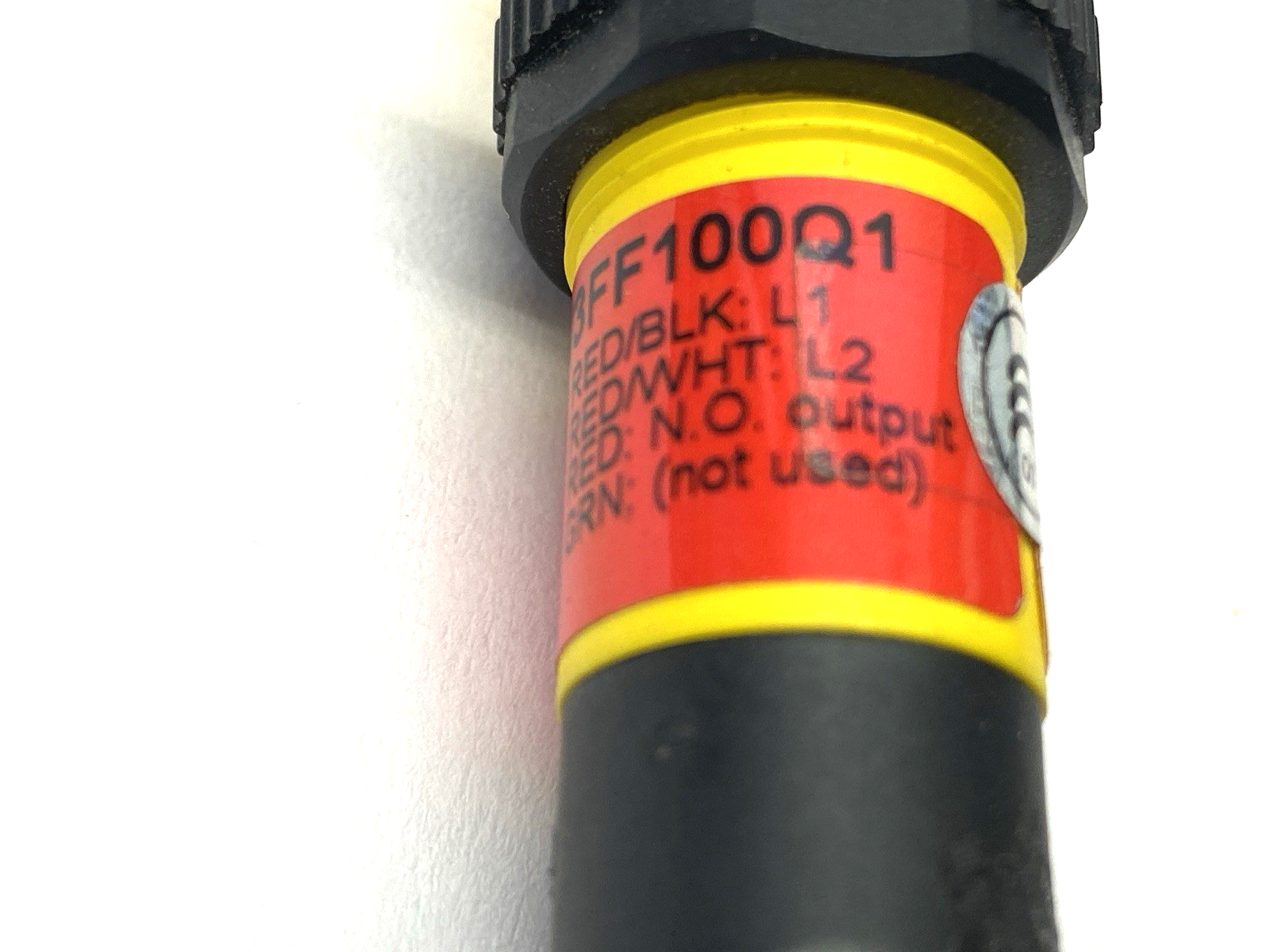 S18AW3FF100Q1, 33691 | Banner S18AW3FF100Q1 Photoelectric EZ-BEAM Sensor 4-Pin 230-250VAC 33691 - New – Open box - Maverick Industrial Sales