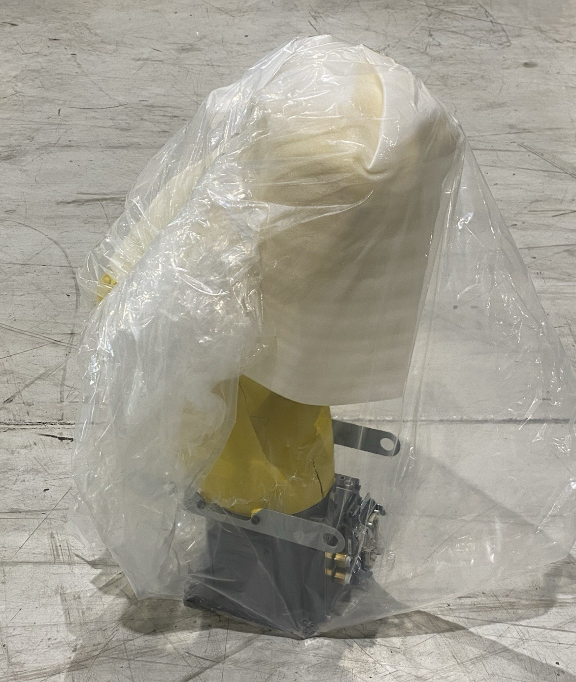 A05B-1142-B201 | Fanuc Compact 6-Axis Robot LR Mate 200iD, 717mm Reach 25kg- New – Open box - Maverick Industrial Sales