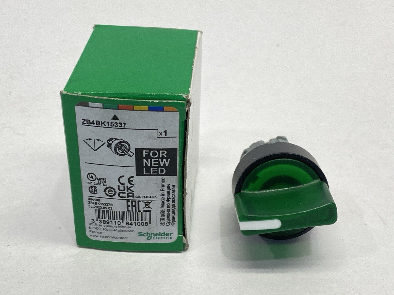Schneider Electric ZB4BK15337 Iluminated Selector Switch Head Green 22mm 3-Pos - Maverick Industrial Sales