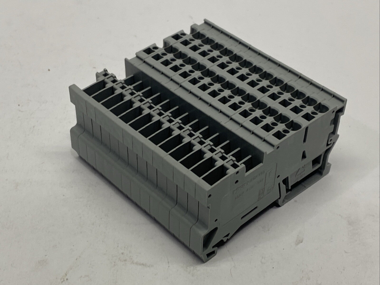 Wago 769-251 Terminal Block 2 Conductor Gray 250V LOT OF 14 - New – Open box - Maverick Industrial Sales