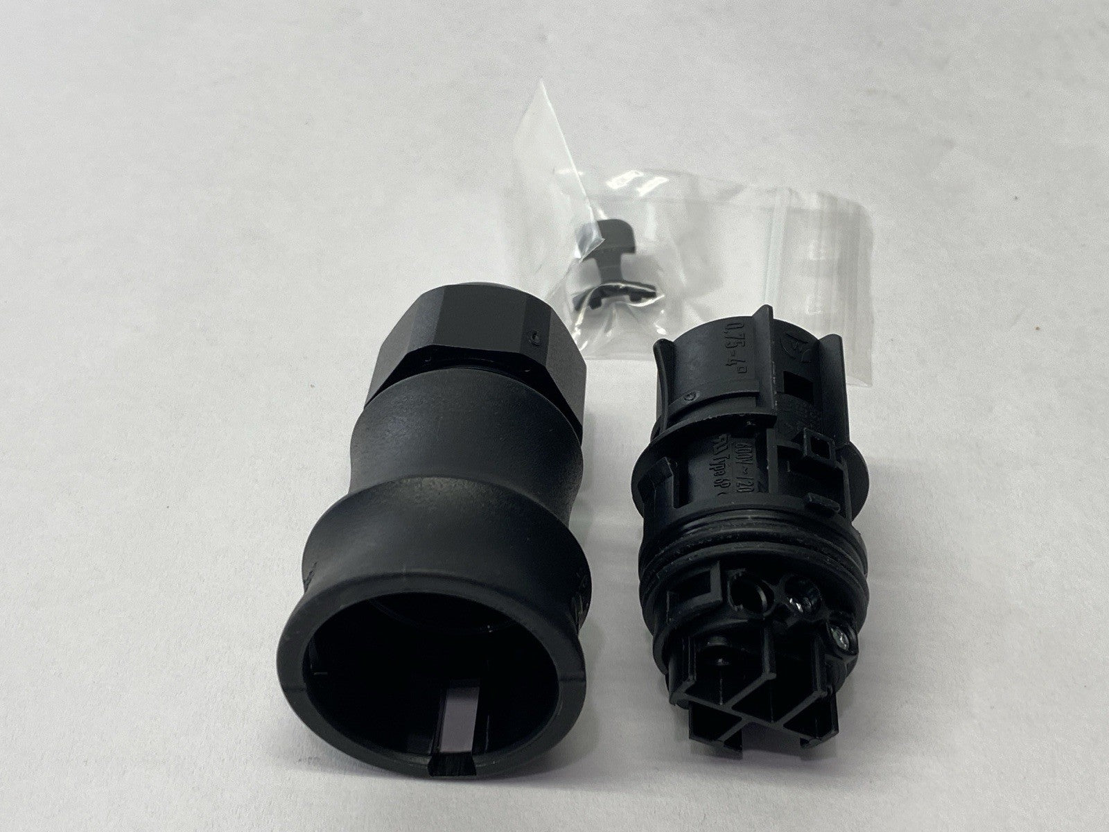 Bosch Rexroth R901460889 Plug In Connector 0DEG OPT.CYTROPAC 96.051.4053.1 - Maverick Industrial Sales