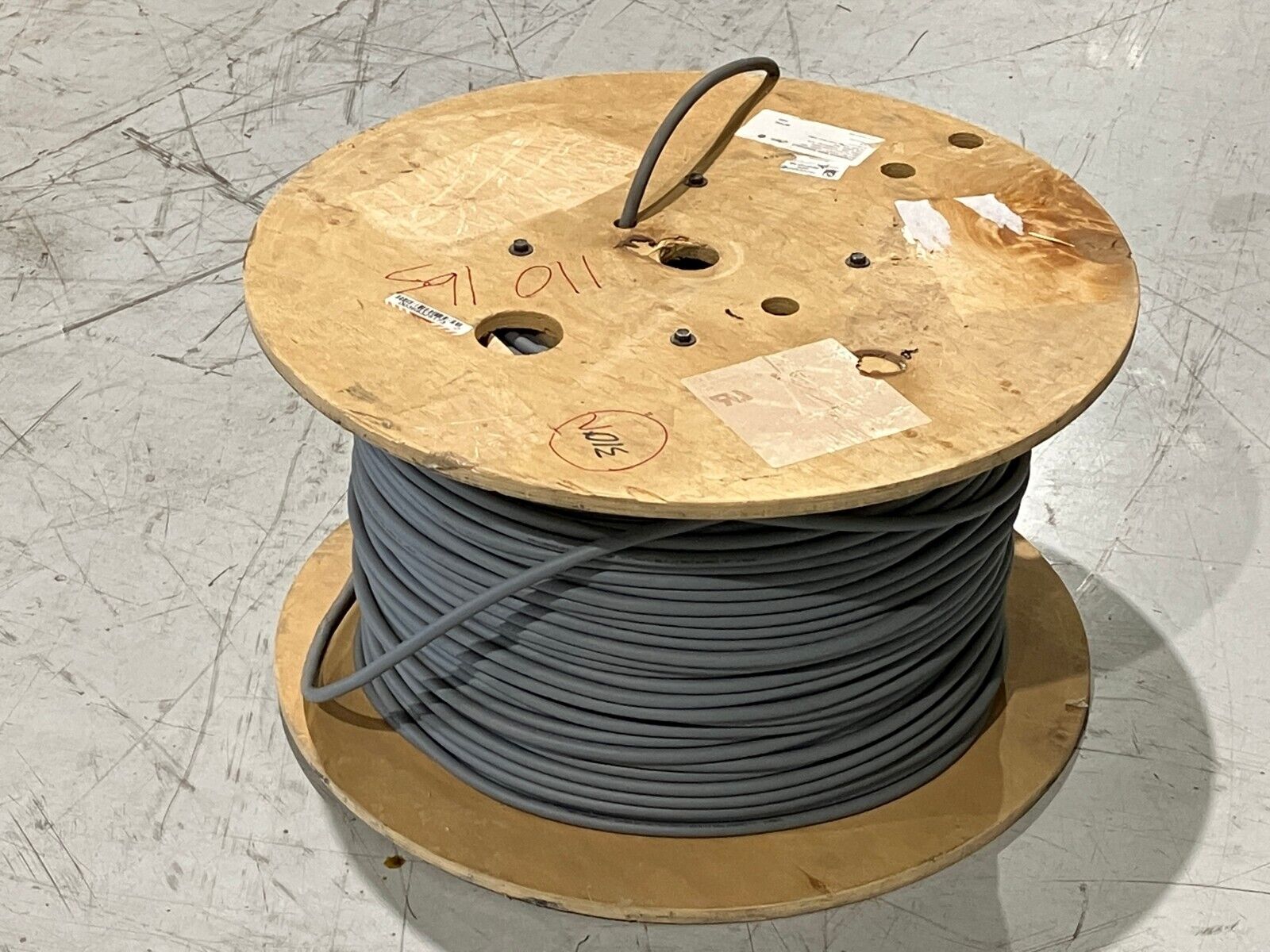 RF50679 | Turck Reelfast Flexible Service Cable, Gray, PVC, 3 x 16AWG 10 FOOT - New Other - Maverick Industrial Sales
