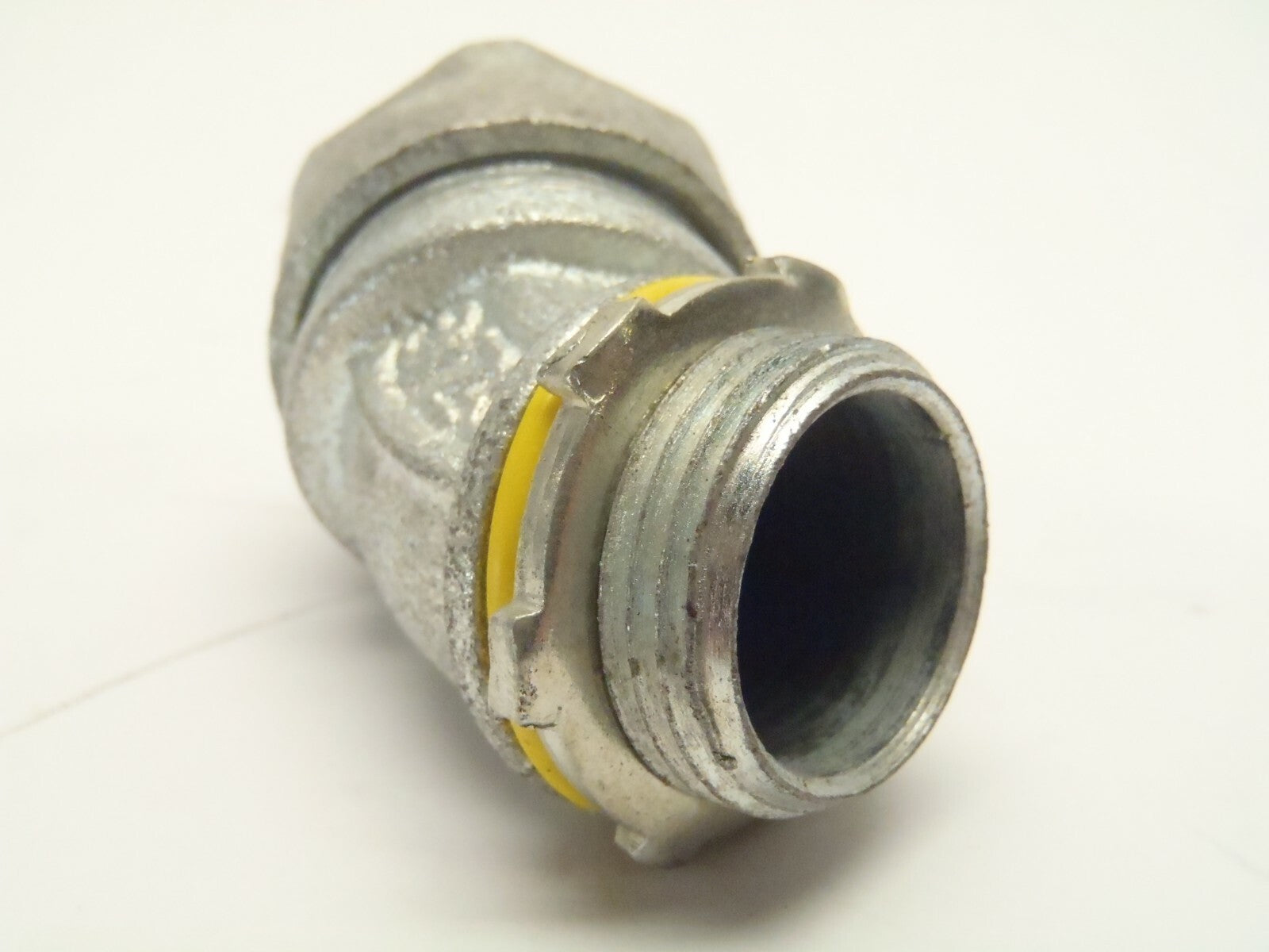 4Q-475 | OZ Gedney LiquidTight 45 Deg Connector 3/4" Inch w/ KO Sealing Ring - New Other - Maverick Industrial Sales