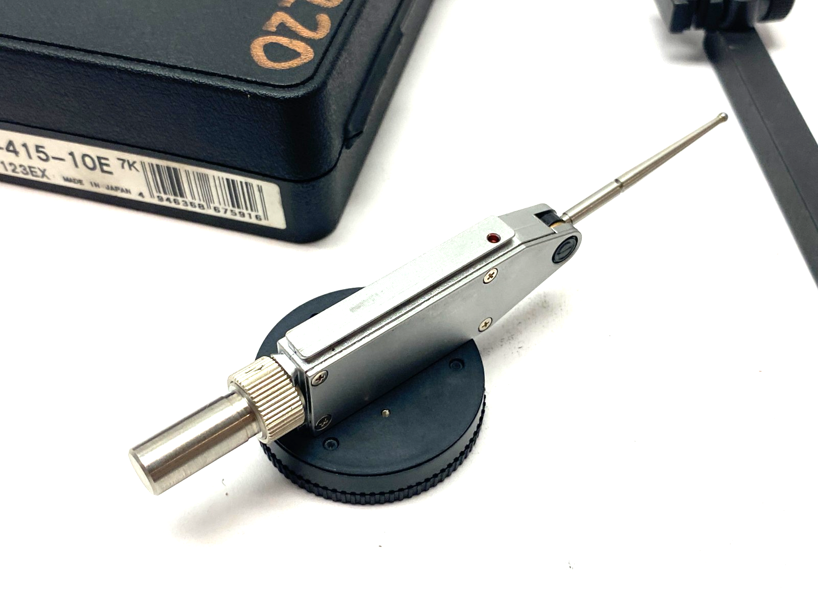 Mitutoyo 513-415-10E Dial Test Indicator 1.0mm Range, 0.01mm Graduation TI-123EX - New – Open box - Maverick Industrial Sales