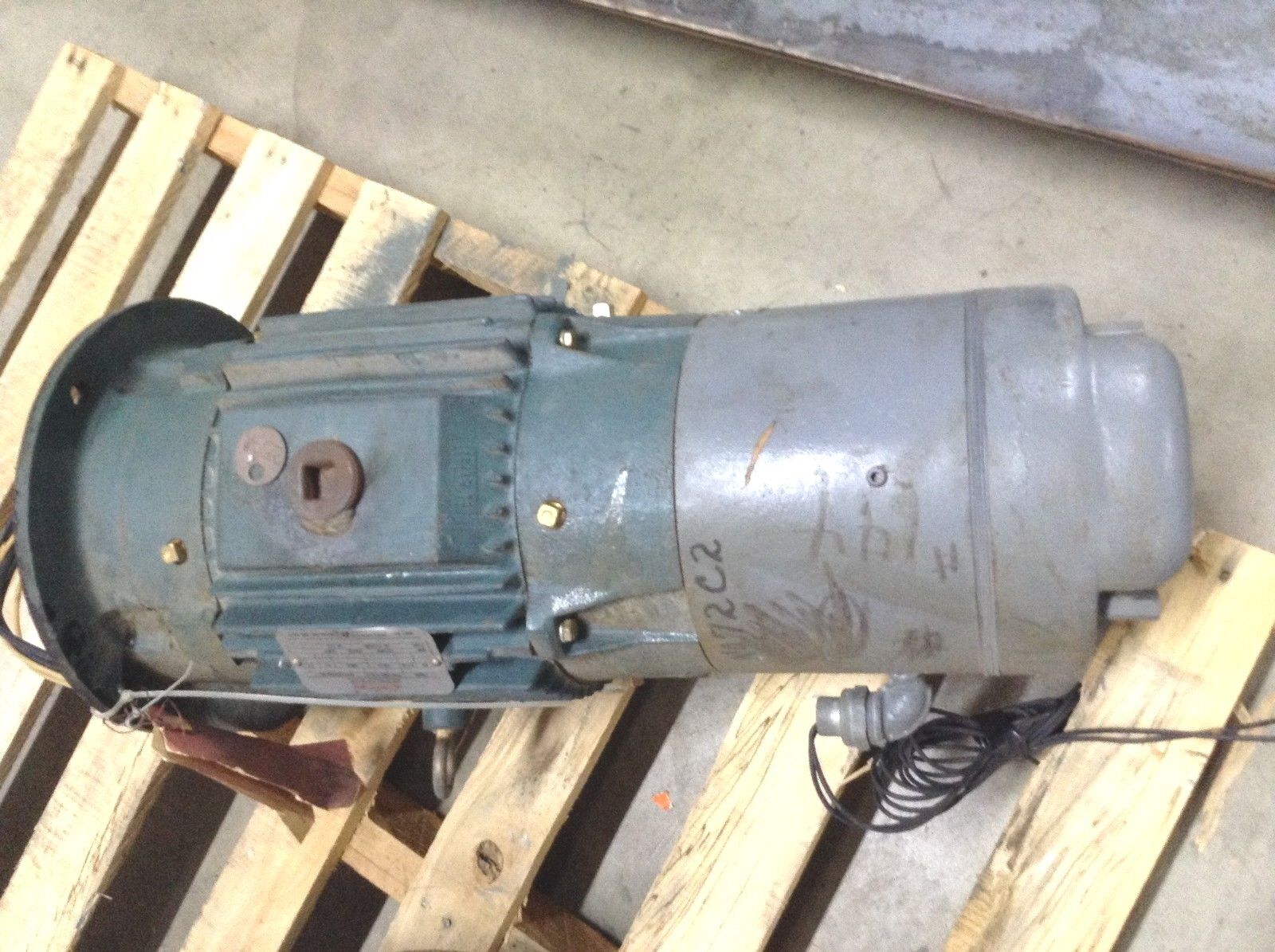 Limitorque 3YF281894A2 Valve Actuator Motor 10.3HP 3380RPM 550V 3PH 12.6A - Maverick Industrial Sales
