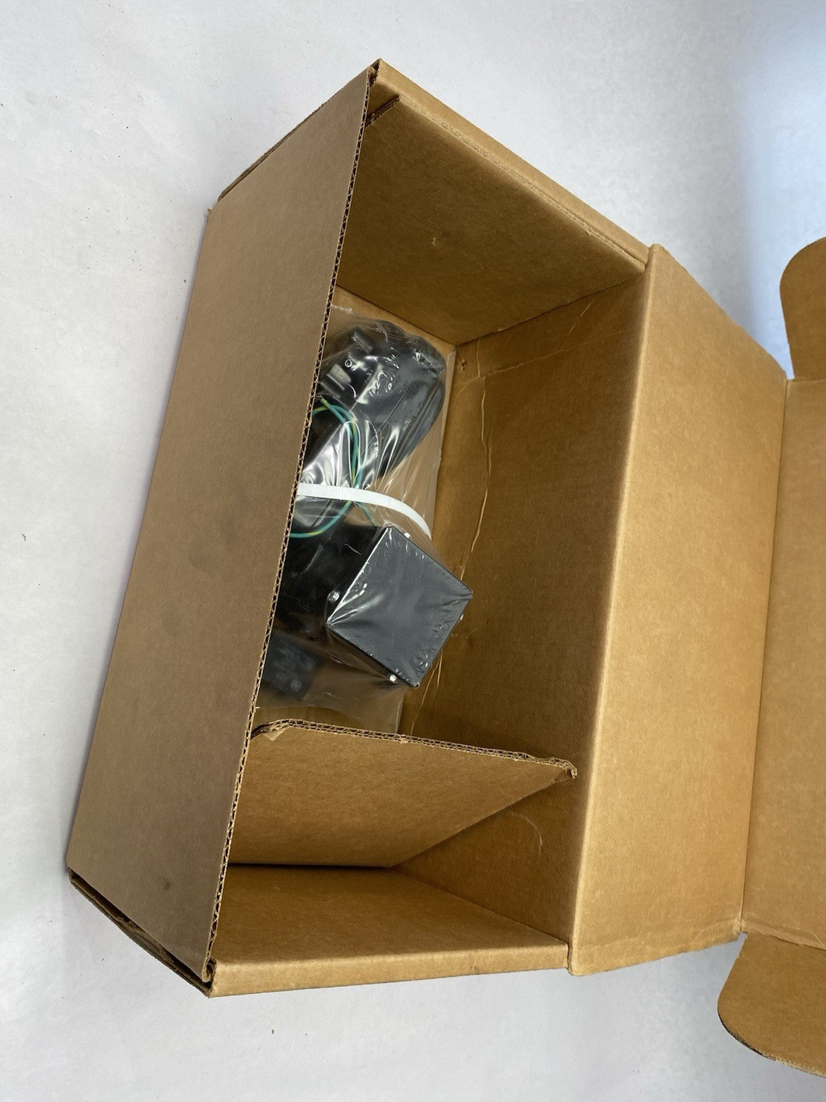 Bison 016-562-0151 Hollow Shaft Offset Gearmotor 1/20HP 11RPM TENV 562 Series - Maverick Industrial Sales