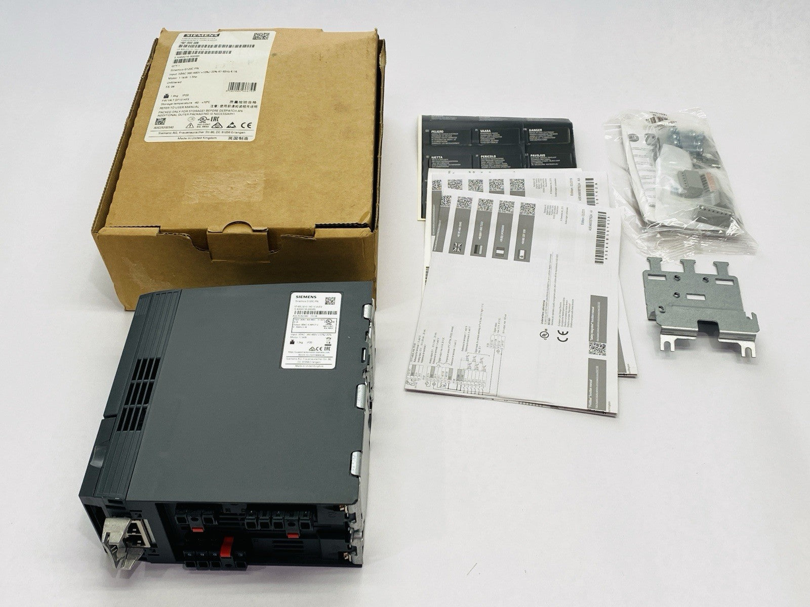 Siemens 6SL3210-1KE13-2UF2 SINAMICS Frequency Converter 1.1kW 1.5HP G120C PN - Maverick Industrial Sales