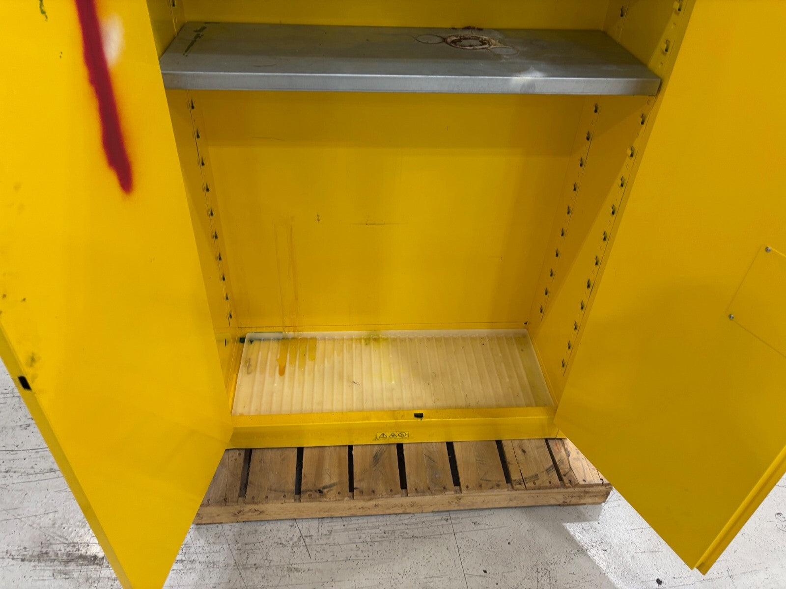 ULINE H-1564M-Y Flammable Liquid Storage Cabinet, 45 Gal. Capacity, No Key - Used - Maverick Industrial Sales