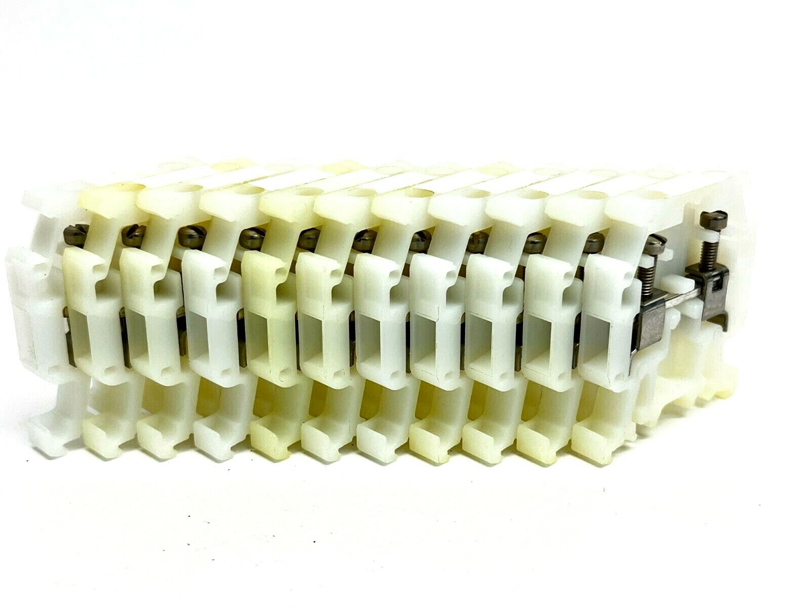 1492-HM1 | Allen Bradley Terminal Block White LOT OF 11 - Used - Maverick Industrial Sales