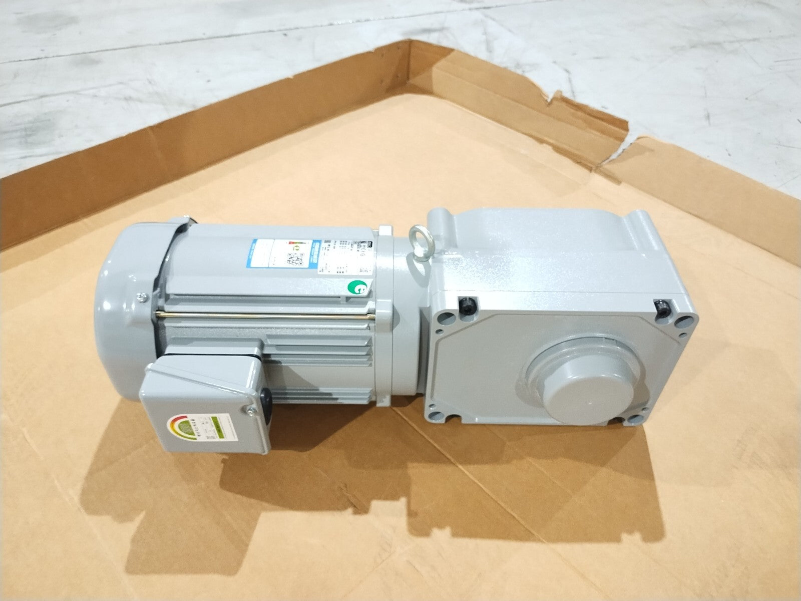 F3S45N20-MD15TNNTNX, F3S45N20-MD15TNNTNXT3H3, 02503794001 | Nissei GTR F3S45N20-MD15TNNTNX 3PH Induction Motor 220V 5.7A 1750RPM 20:1 T3H3 - New – Open box - Maverick Industrial Sales