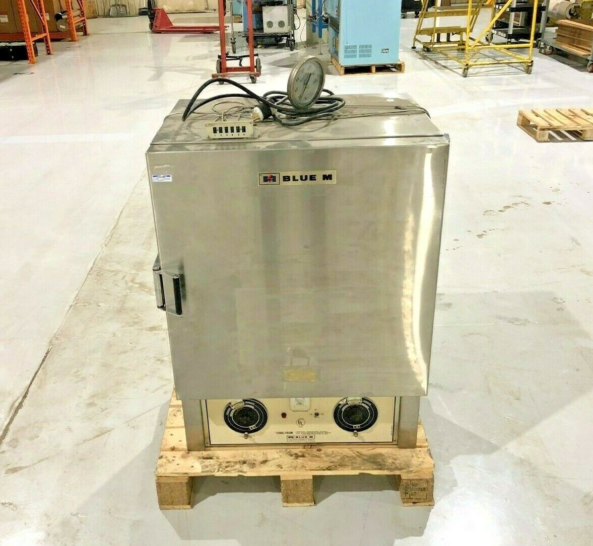 Blue M OV-510A-2 Lab Oven 1600W 120V 500F 1/6 HP Motor - Used - Maverick Industrial Sales
