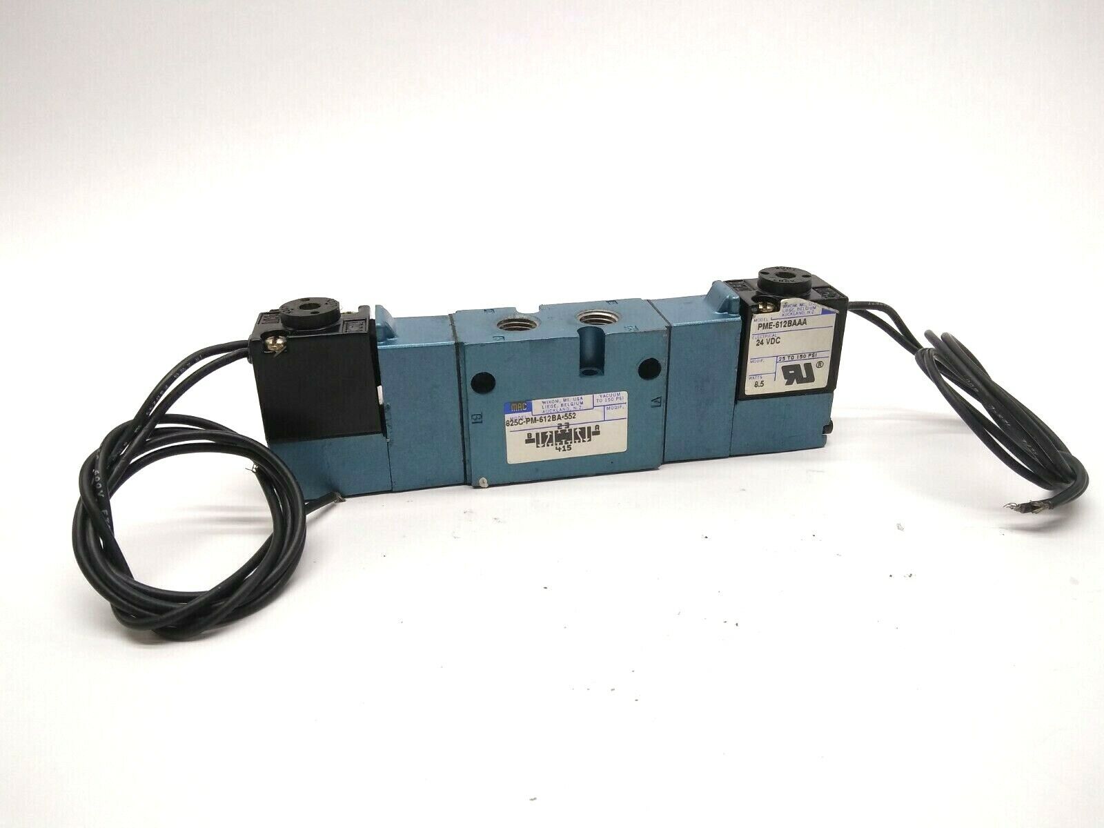 825C-PM-612BA-552 | MAC Valves Dual Solenoid Valve with PME-612BAAA 24V Coils - Used - Maverick Industrial Sales