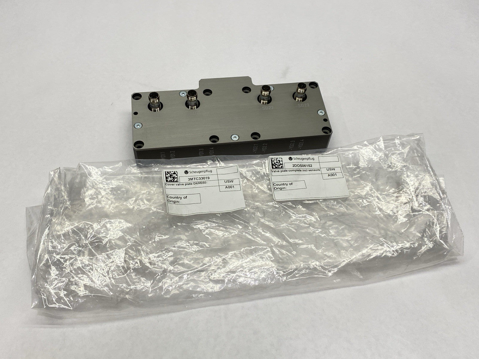Scheugenpflug 2DOS06152 Valve Cover Plate With Sensors SNDE124241 DosP050-A - Maverick Industrial Sales