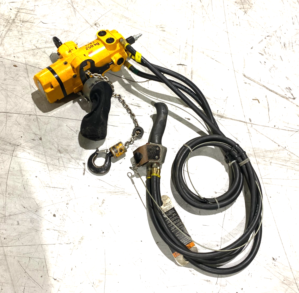 CL250K-2C10-C6U | Ingersoll Rand Air Chain Hoist 1/4 Ton, 250kg, CLK Series - Used - Maverick Industrial Sales