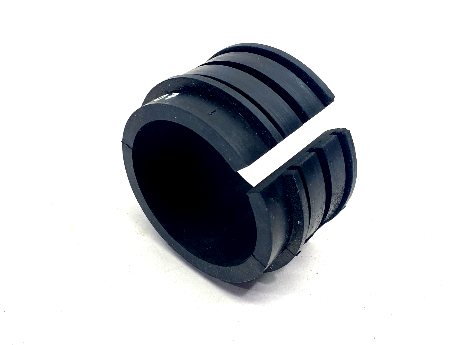 Leoni B00760-06-33-07 Strain Relief Cable Grommet/Protector - New – Open box - Maverick Industrial Sales