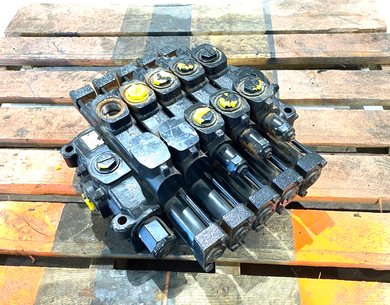 GS Global Resources 20076656 Rev A Valve Assembly 22186-01JBT - New – Open box - Maverick Industrial Sales