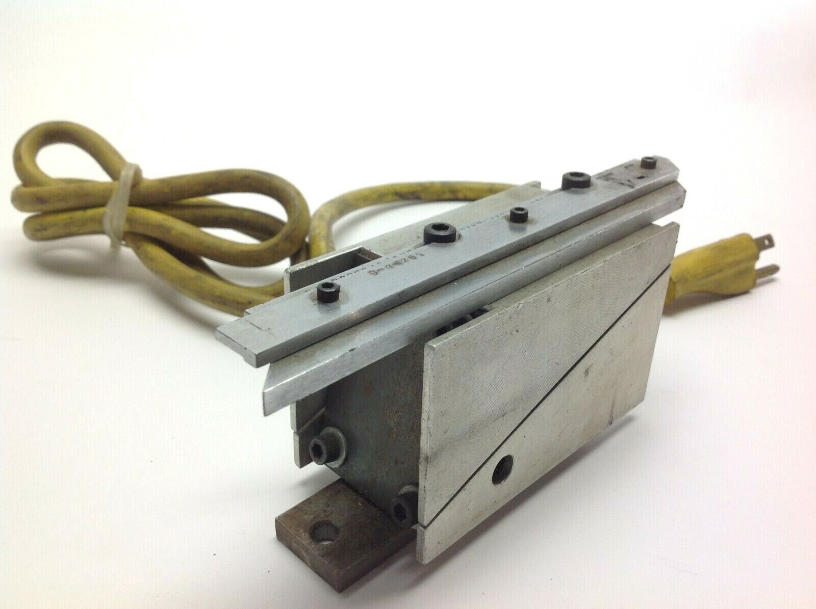 522 Series Vibaratory Inline Feeder - Used - Maverick Industrial Sales