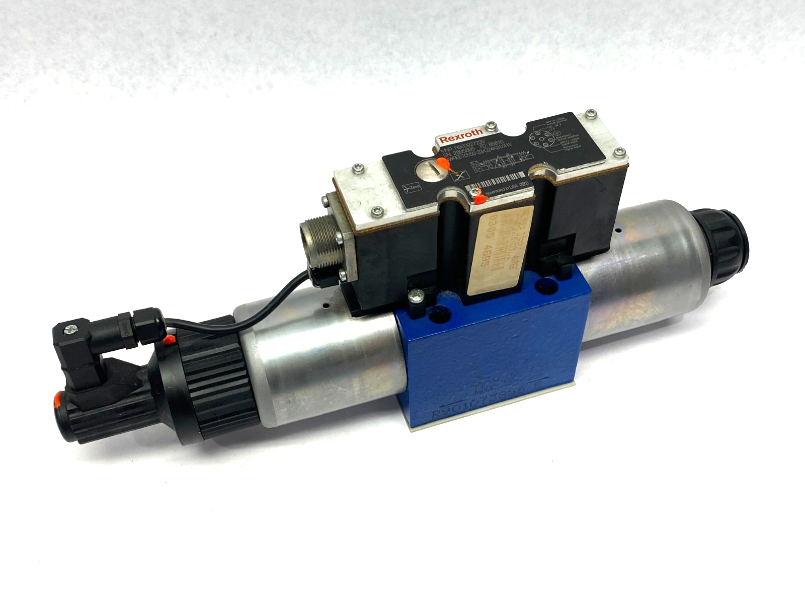 Bosch Rexroth R900927235 Proportion. Directional Valve 4WREE10V50-2X/G24K31/A1V - Maverick Industrial Sales