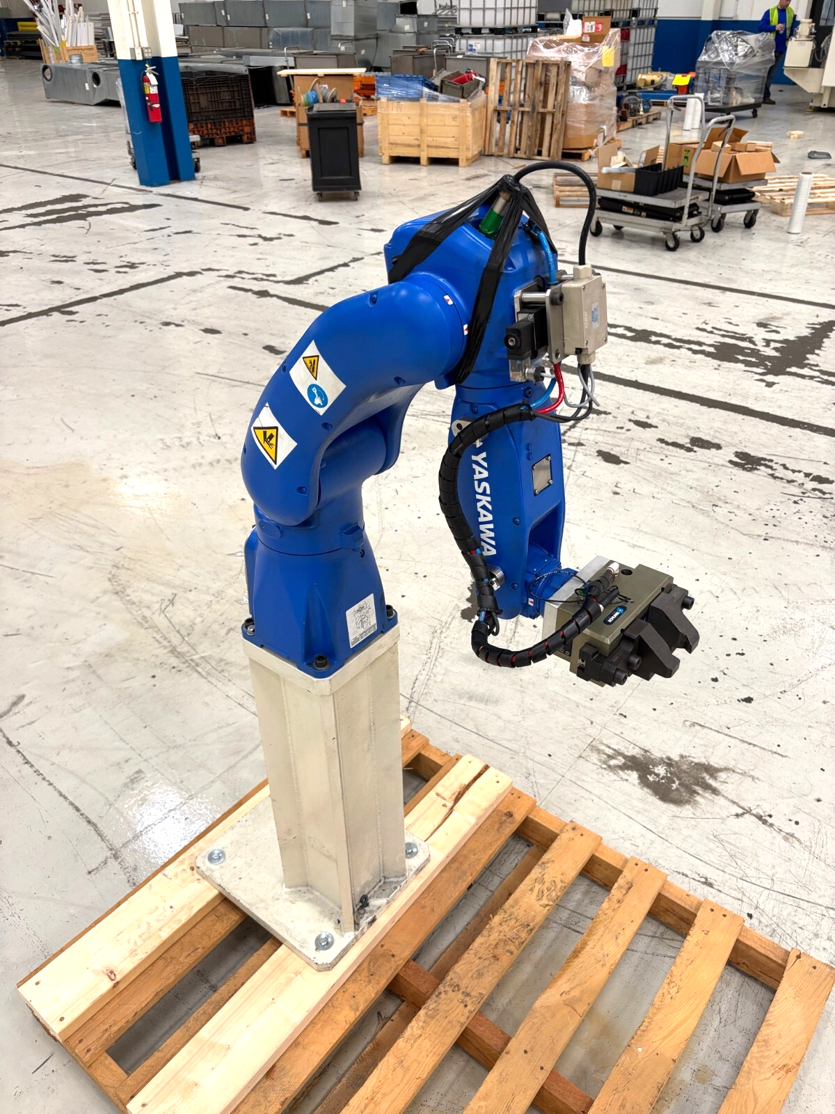 Yaskawa YR-1-06VX8-A00 Robot Arm & Pedestal, 8 KG Payload, 2017 - Maverick Industrial Sales