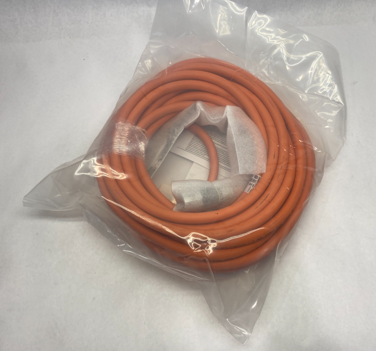 2090-CSBM1DG-18AF15 | Allen Bradley Ser A Kinetix Connection Cable 15m Cont. Flex - New - Maverick Industrial Sales