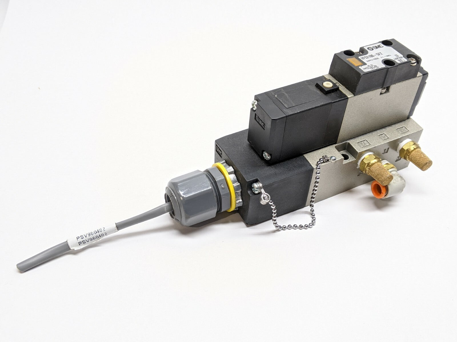 VFS2100-5FZ VFS2000 | SMC VFS2100-5FZ Solenoid Valve w/ VFS2000 Plug In Type Manifold 4/5 Port - Used - Maverick Industrial Sales