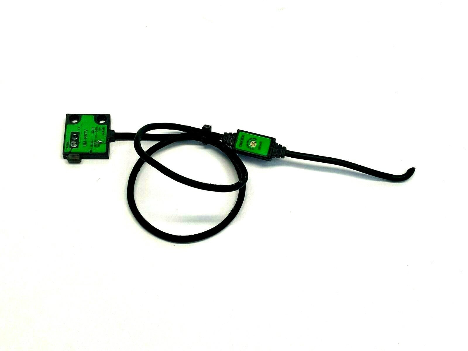 UM-R5TV | Takex Polarization Reflector Photoelectric Sensor - Used - Maverick Industrial Sales