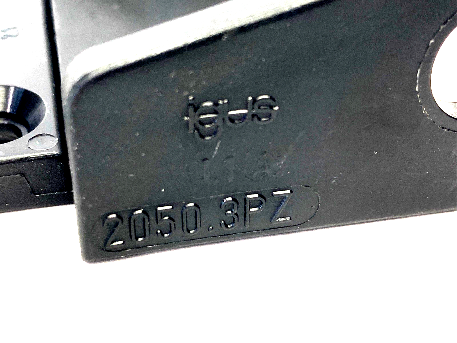 Igus 2050-34PZB E-Chain Cable Carrier Mounting Bracket Set, Tiewrap, 2050.34PZB - New – Open box - Maverick Industrial Sales