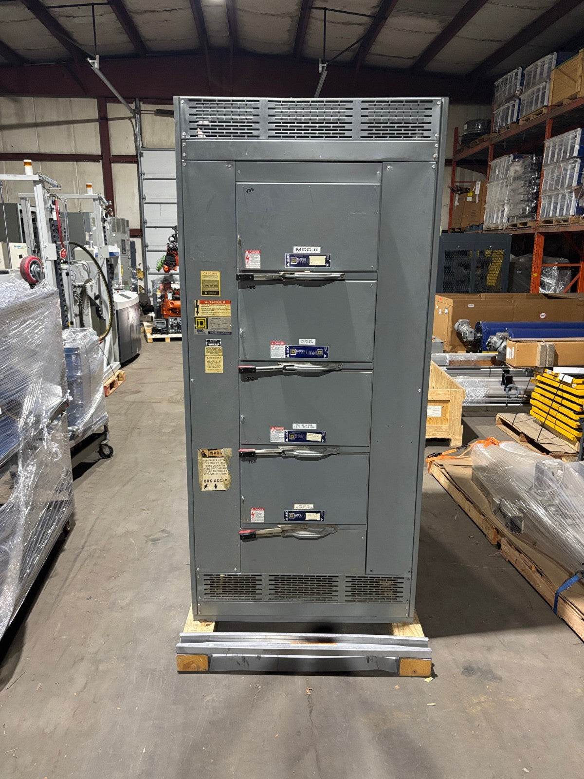 Square D QED 2 Power Style Switchboard 3000A (4) QMB365W 400A Disconnect Switch - Maverick Industrial Sales