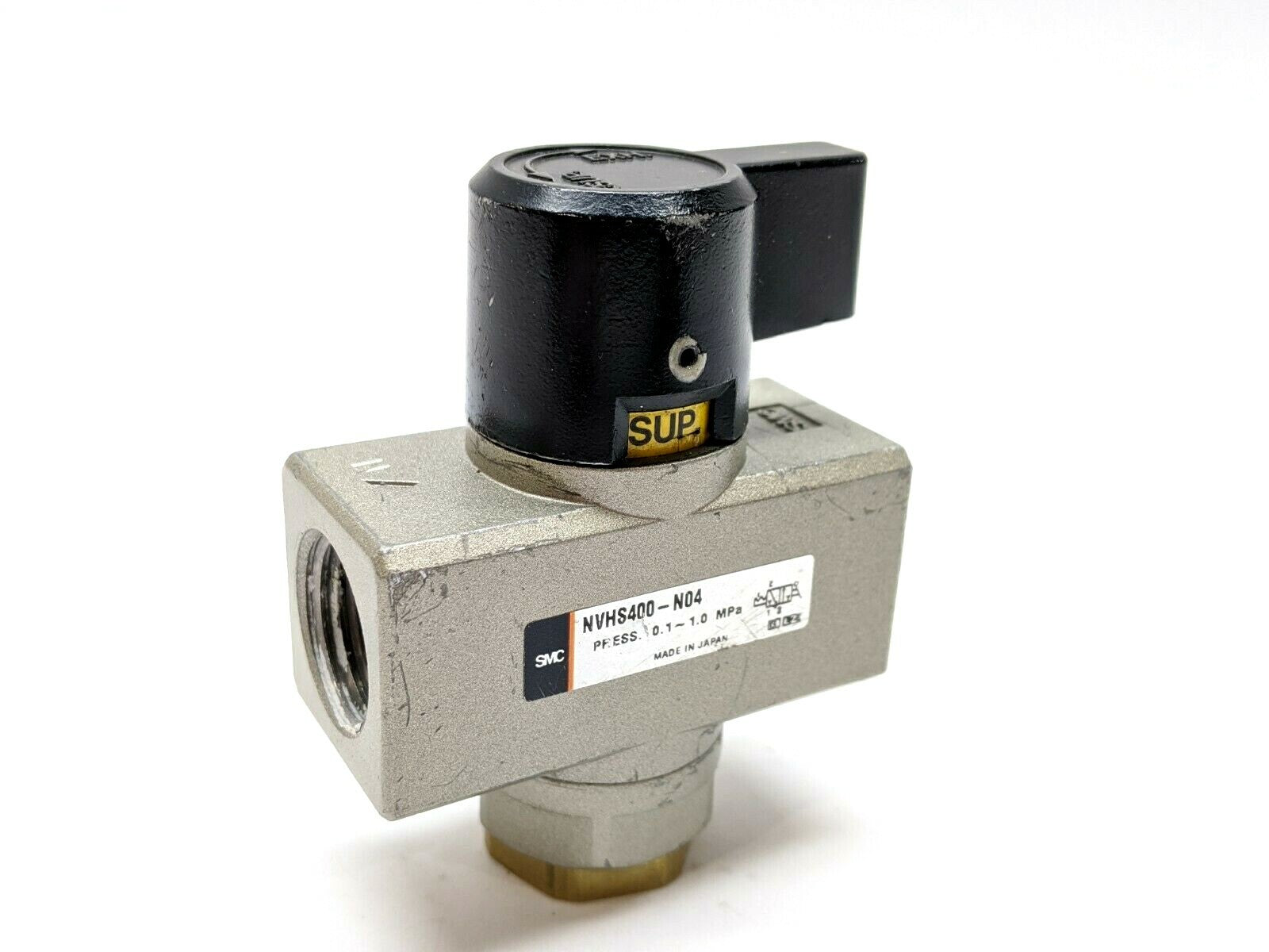 NVHS400-N04 | SMC Hand Valve Shut-Off 1/2" NPT - Used - Maverick Industrial Sales