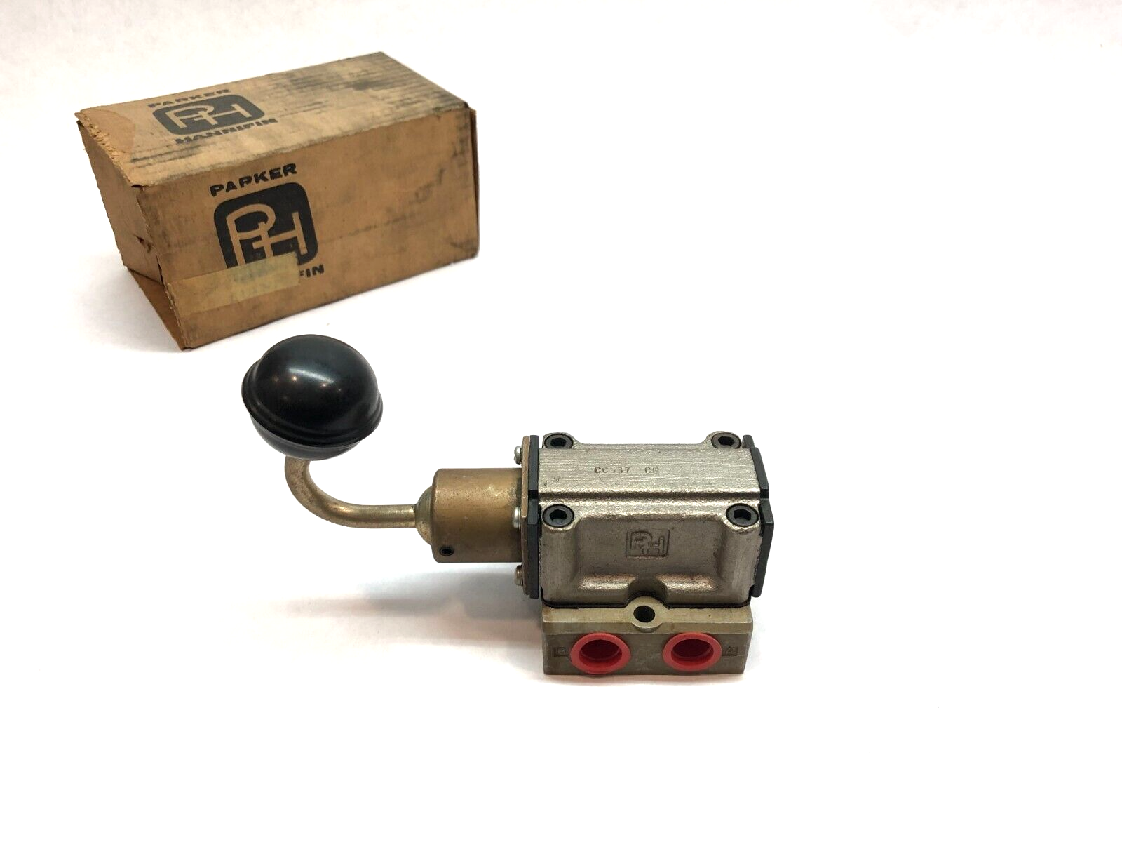 Parker Hannifin CC537 CE Hand Operated Manual Control Valve - Maverick Industrial Sales