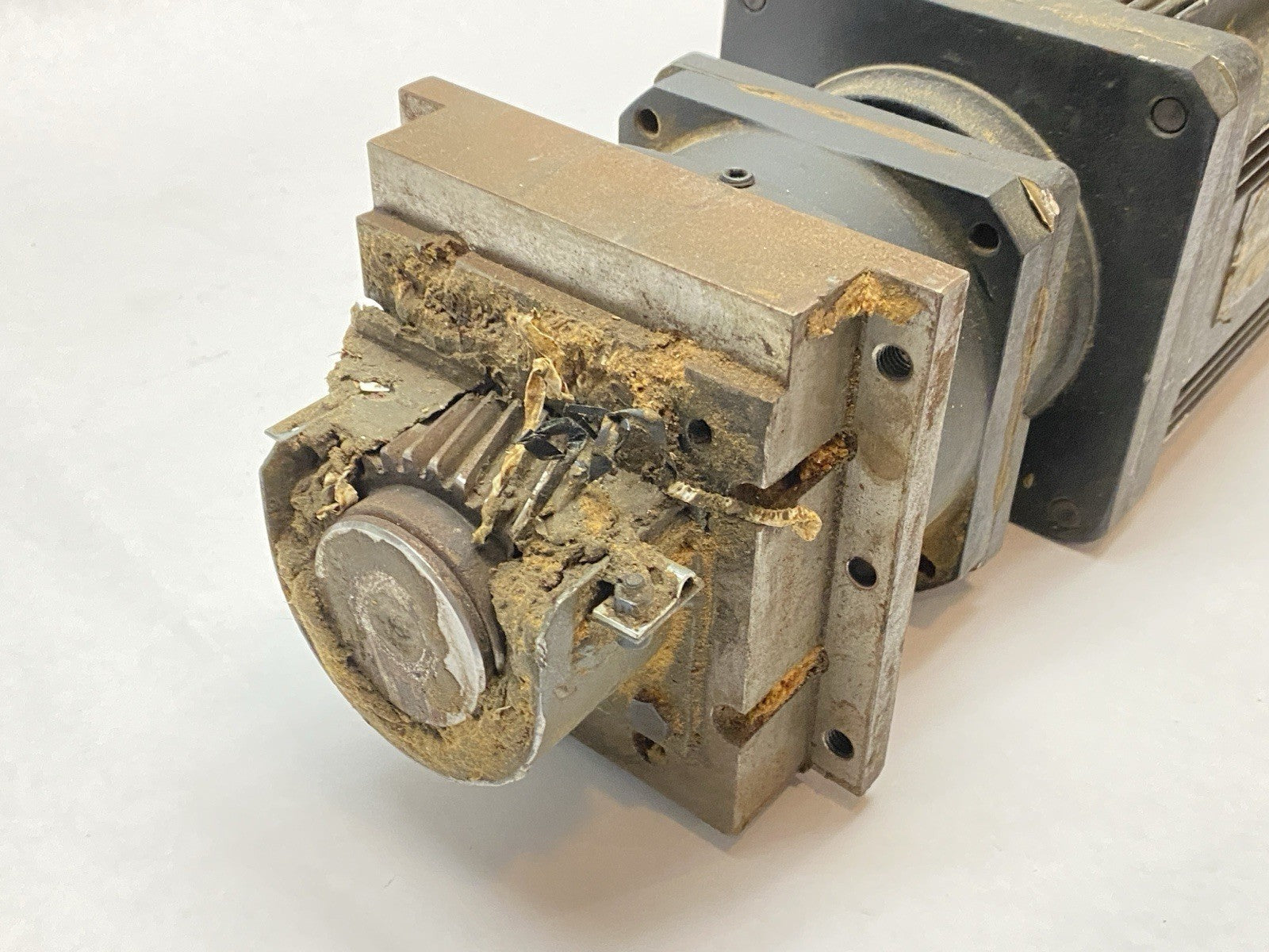 MDD090C-N-040-N2L-110GA0 | Indramat Servo Motor w/ Alpha SPF 110-MX1-8,2-40/110S01 - Used - Maverick Industrial Sales