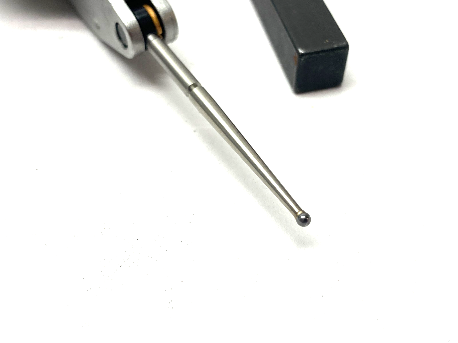 Mitutoyo 513-415-10E Dial Test Indicator 1.0mm Range, 0.01mm Graduation TI-123EX - New – Open box - Maverick Industrial Sales