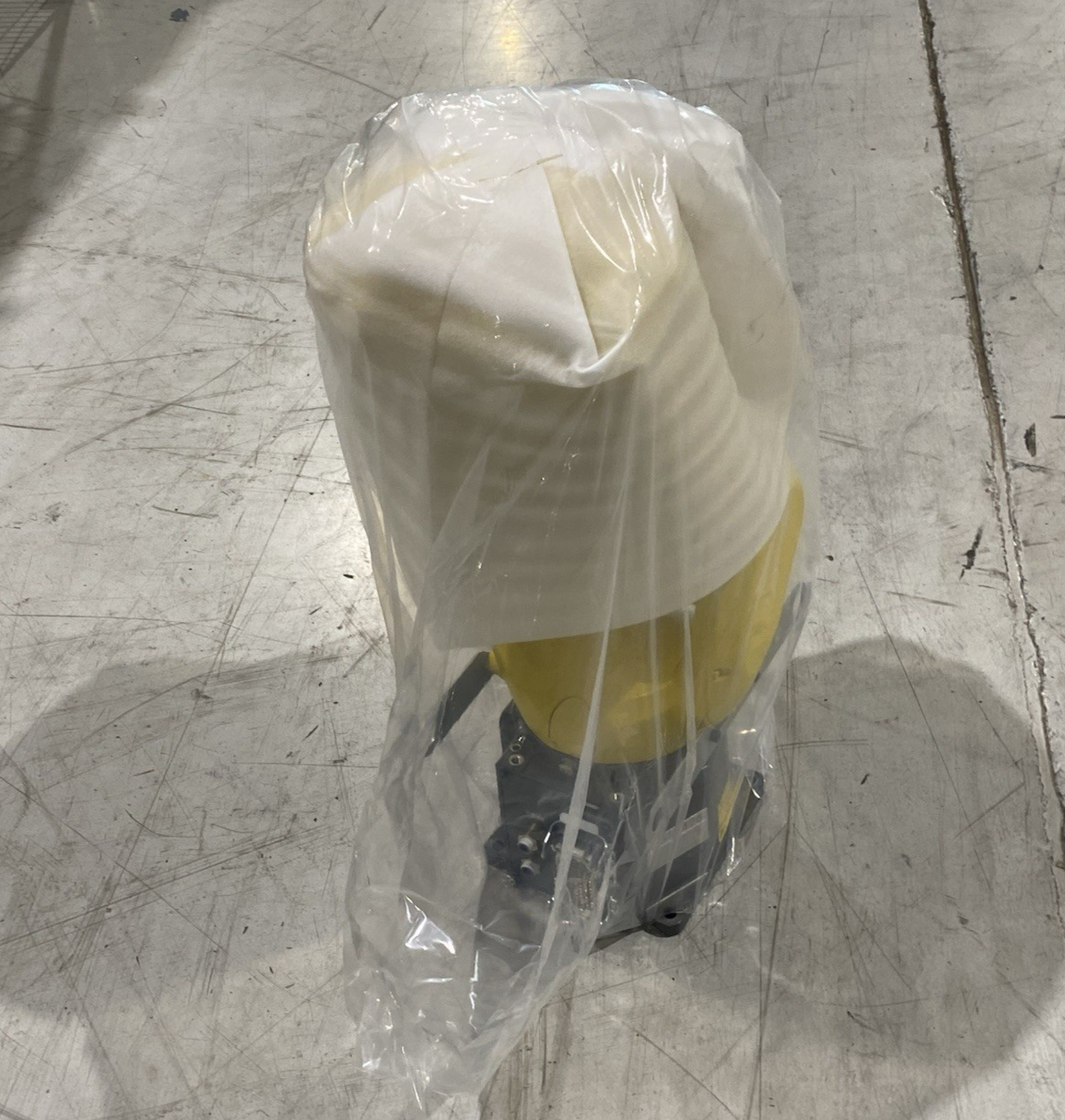 A05B-1142-B201 | Fanuc Compact 6-Axis Robot LR Mate 200iD, 717mm Reach 25kg- New – Open box - Maverick Industrial Sales