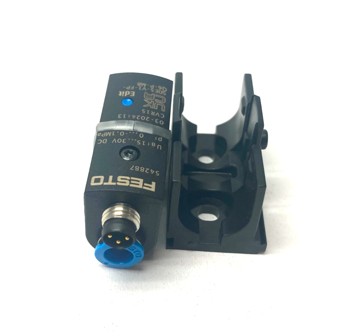 Festo SDE5-V1-FP-Q6-P-M8 Pressure Sensor, Switchable, 542887 CHIPPED PUSH-IN - Maverick Industrial Sales