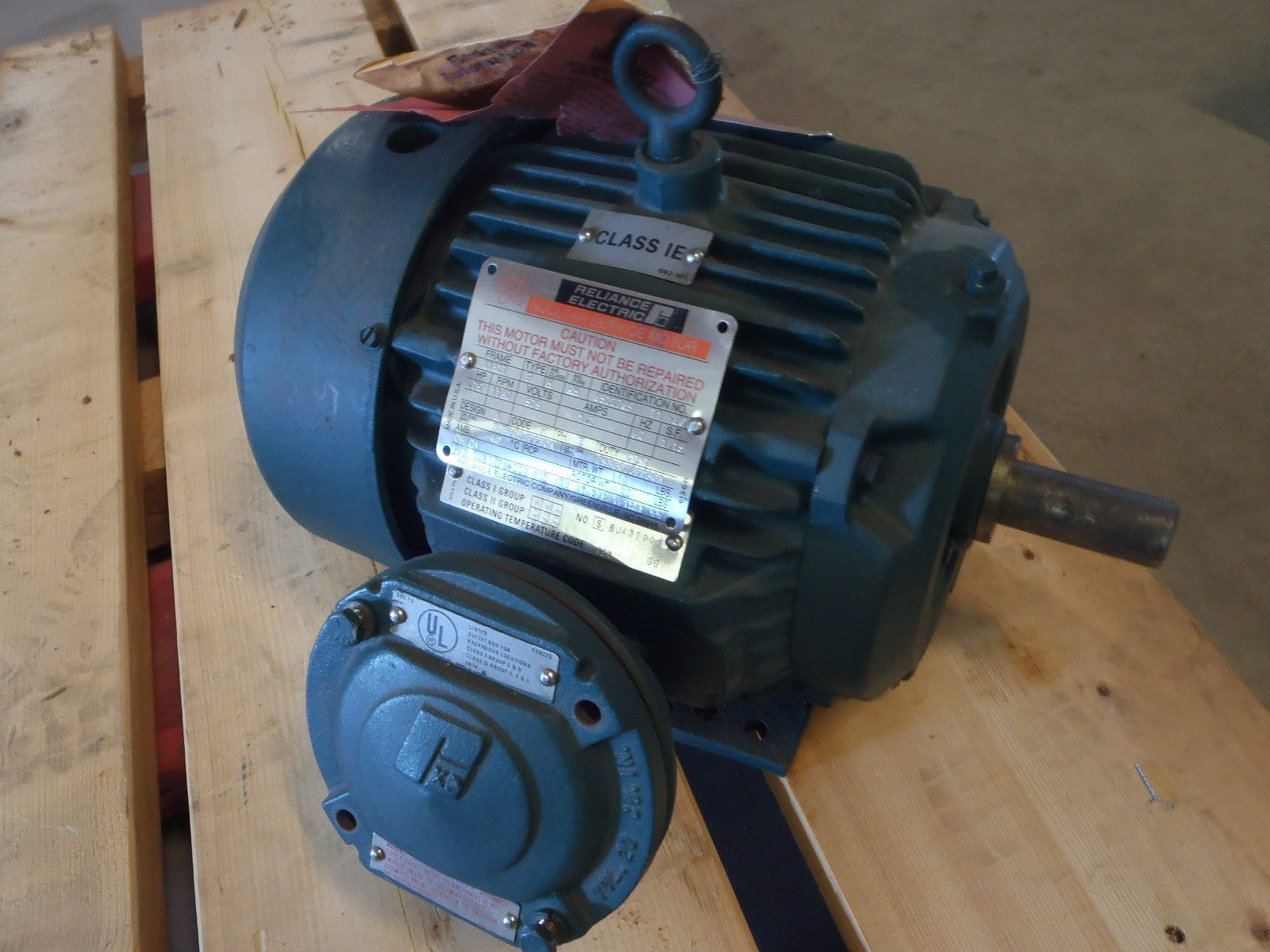 1251276-002 | Reliance Electric Motor .75HP 1180RPM 575V 1.2A 3PH 1-1/8" Shaft- New - Maverick Industrial Sales