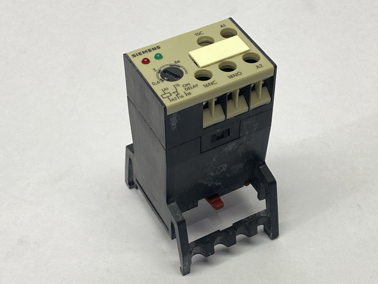 Siemens 7PX1040-1AJ20 Time Delay Relay Timer 110/127V - Maverick Industrial Sales