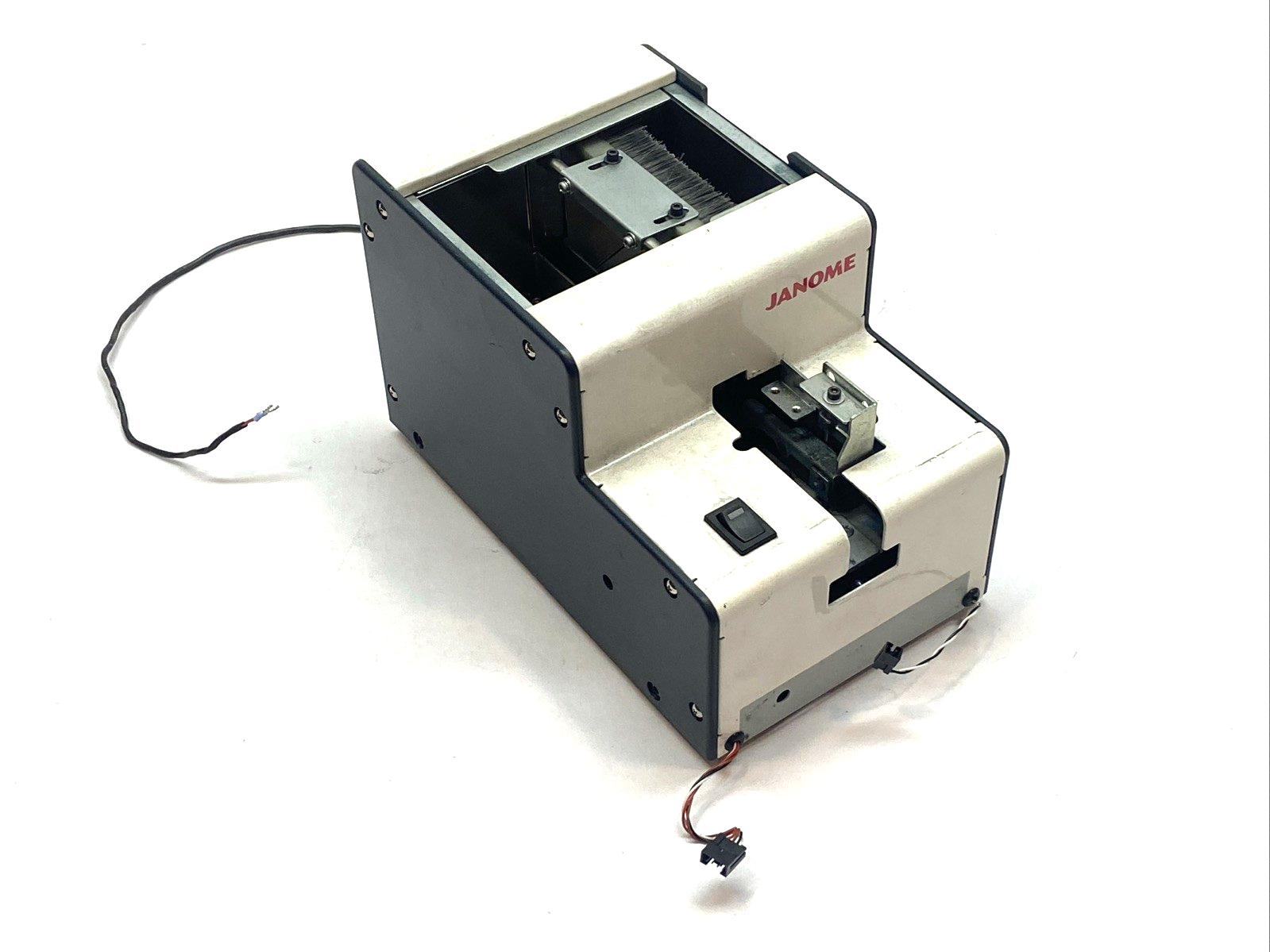 Janome JSP-R23 Automatic Screw Feeder Presenter JSP-R Series 15V 2.4A - Maverick Industrial Sales