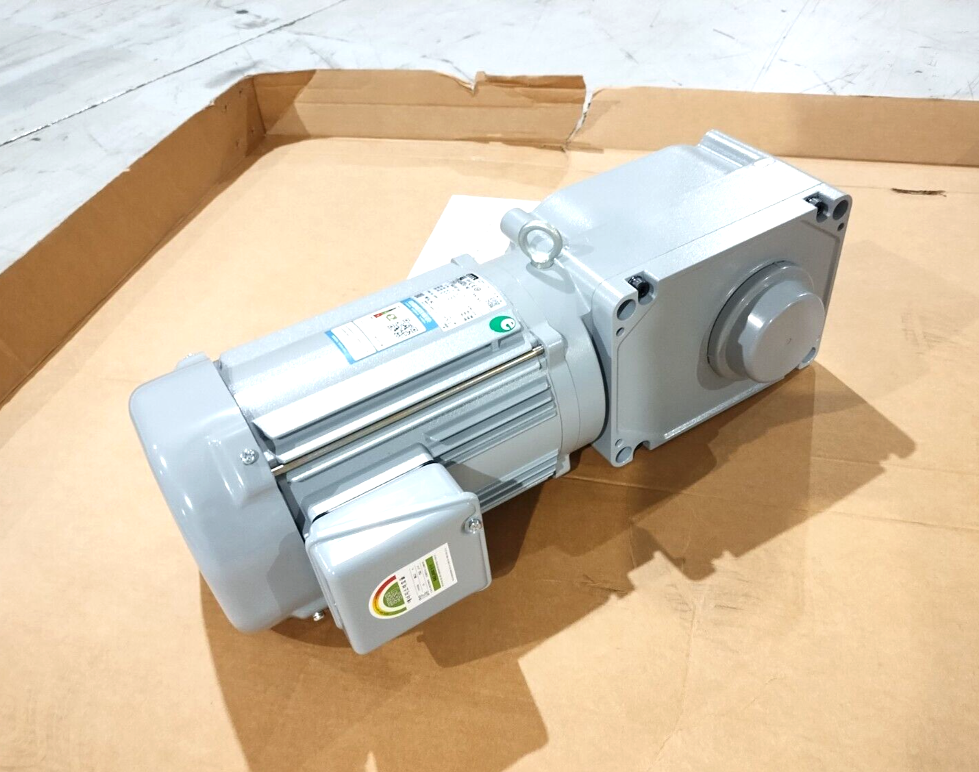 F3S45N20-MD15TNNTNX, F3S45N20-MD15TNNTNXT3H3, 02503794001 | Nissei GTR F3S45N20-MD15TNNTNX 3PH Induction Motor 220V 5.7A 1750RPM 20:1 T3H3 - New – Open box - Maverick Industrial Sales