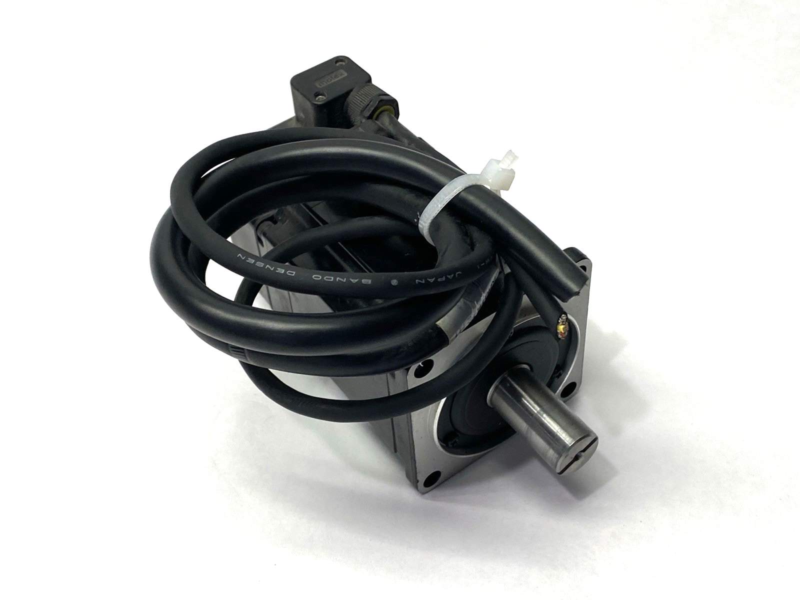 Yakawa SGMAS-04A2A-FJ13 AC Servo Motor 200V 400W CUT CONNECTORS - Maverick Industrial Sales