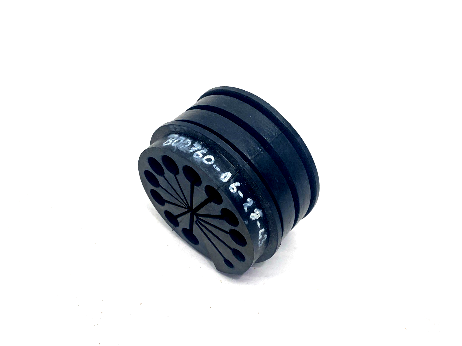 Leoni B00760-06-28-43 Cable Protector/Grommet Strain Relief - New – Open box - Maverick Industrial Sales