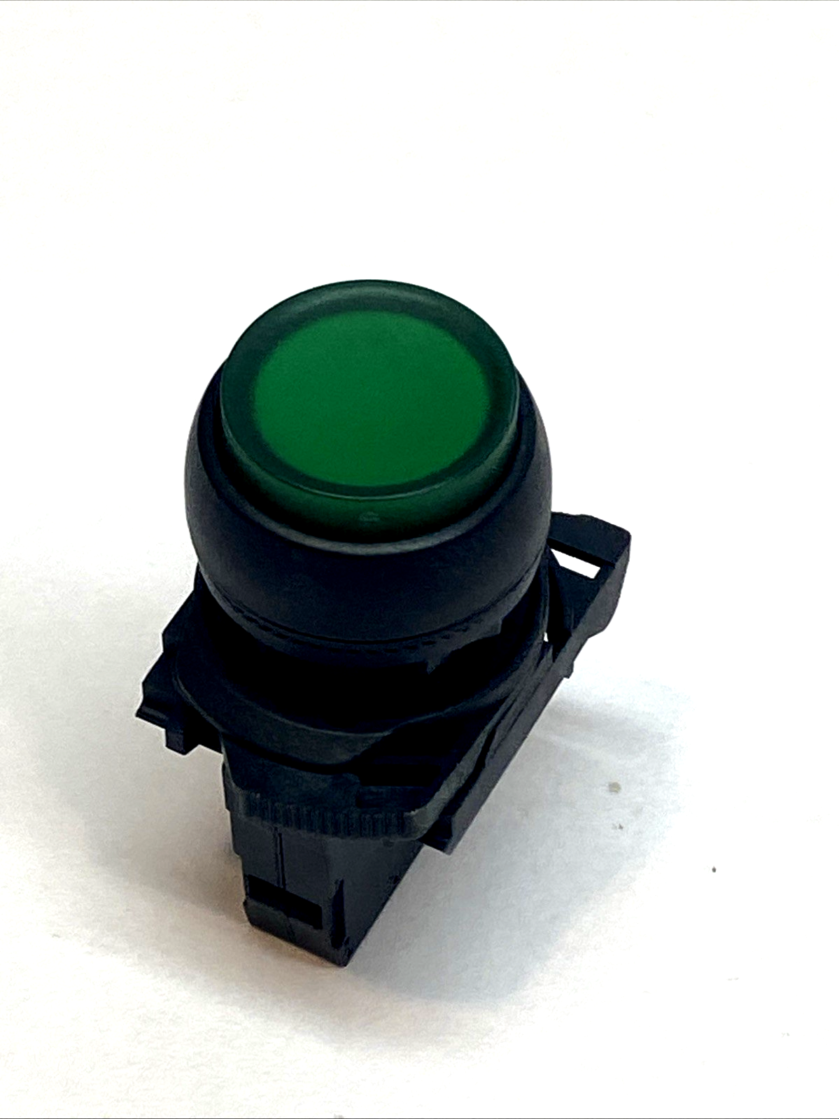 800FD-E3X11 | Allen-Bradley Green 22mm Momentary Push Button w/ 800F-N3G 24V LED - Used - Maverick Industrial Sales