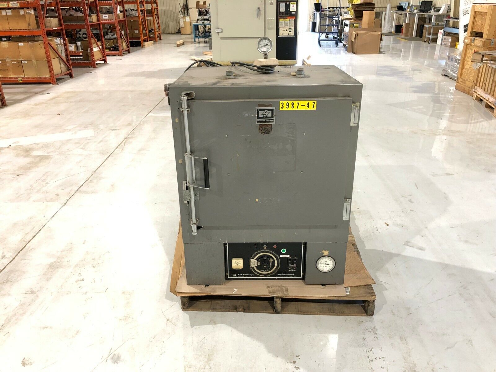 Blue M Electric Model DL-1223A Lab Oven Furnace, 120V, 204 Deg. 24x24x20" - Used - Maverick Industrial Sales