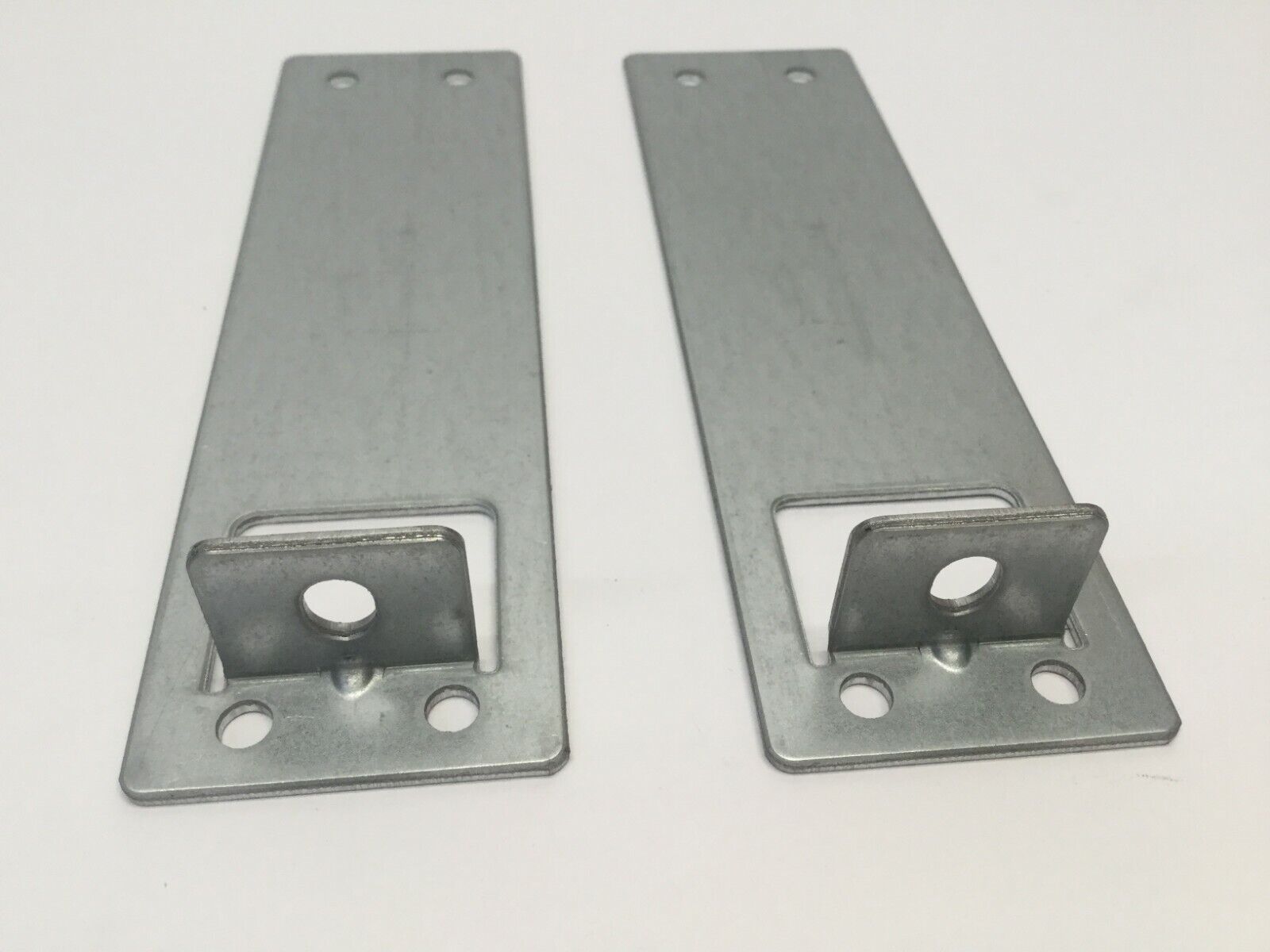 APC ISW 439623-001 MCT, BRKT, MTG, Core, PDU, 1U LOT OF 2 - New – Open box - Maverick Industrial Sales